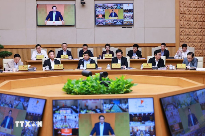 Các Phó Thủ tướng và thành viên Chính phủ tham dự phiên họp Chính phủ thường kỳ tháng 10/2025. (Ảnh: Dương Giang/TTXVN) ttxvn-thu-tuong-chu-tri-phien-hop-chinh-phu-thuong-ky-thang-102025-08-2.jpg