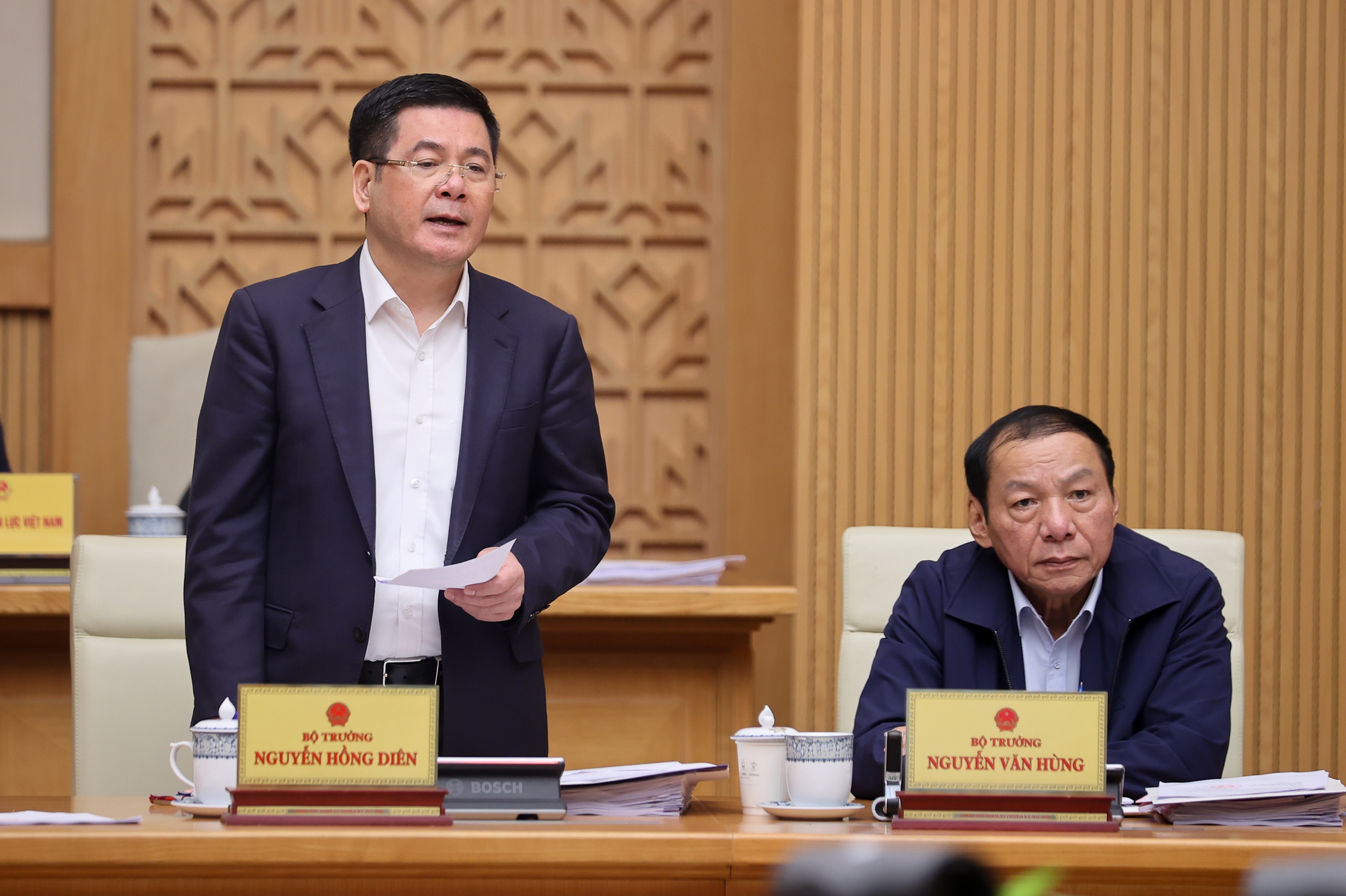 Chấn chỉnh tiêu cực trong mua, bán, cho thuê nhà ở xã hội- Ảnh 2. Chấn chỉnh tiêu cực trong mua, bán, cho thuê nhà ở xã hội- Ảnh 2.