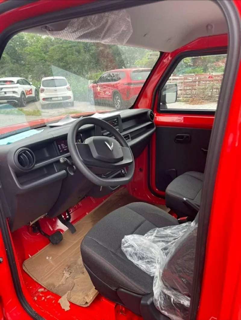 VinFast EC Van dần hé lộ không gian nội thất mang đậm tinh thần “thực dụng tối đa”.