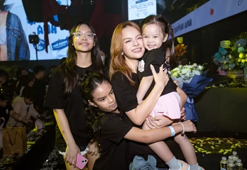 Sao Việt: Hình ảnh cách đây 20 năm của Đan Trường-Mỹ Tâm gây sốt Sao Việt: Hình ảnh cách đây 20 năm của Đan Trường-Mỹ Tâm gây sốt