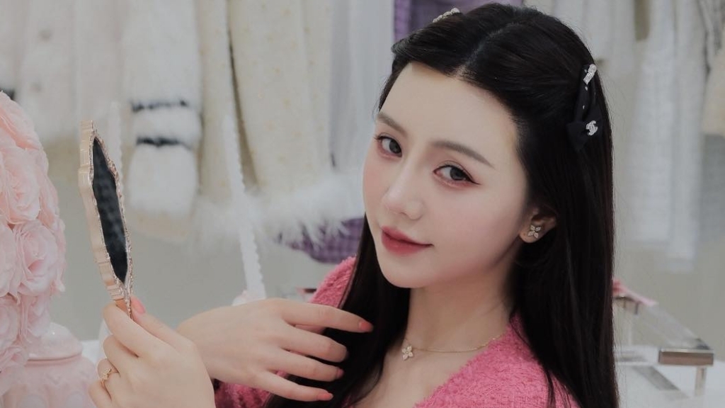 Ngắm sắc vóc diễn viên Quỳnh Kool phim Gió ngang khoảng trời xanh