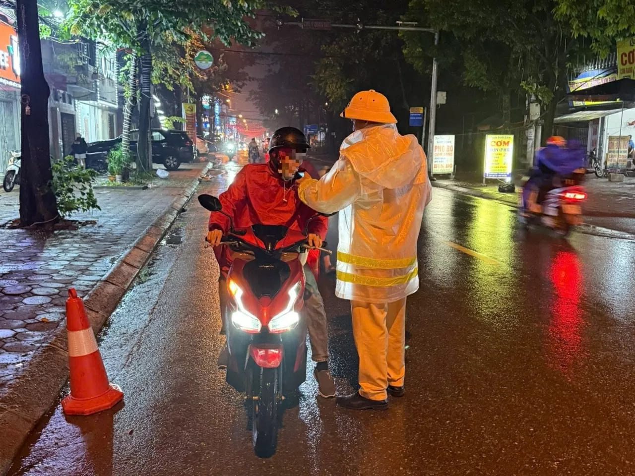 Hà Nội: Phát hiện hơn 300 trường hợp vi phạm nồng độ cồn