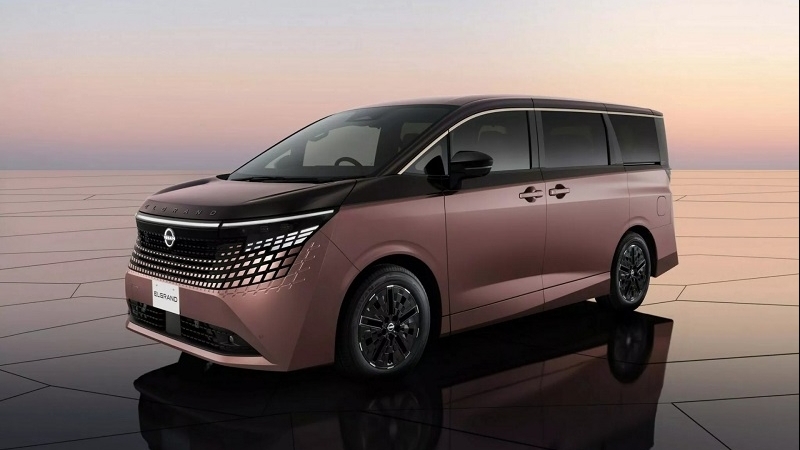 Cận cảnh xe MPV Nissan Elgrand vừa trình làng tại Nhật Bản