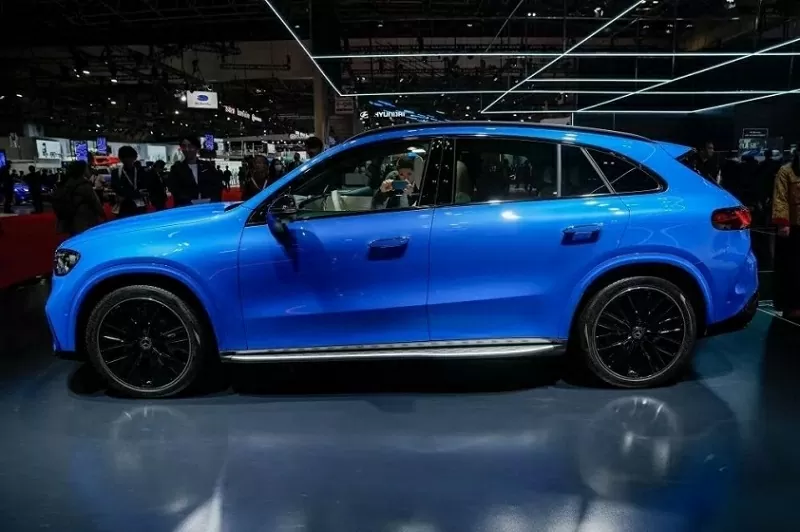GLC EQ vẫn giữ dáng dấp SUV đặc trưng của dòng GLC, nhưng được làm mới bằng hàng loạt chi tiết nhận diện đậm chất xe điện. 