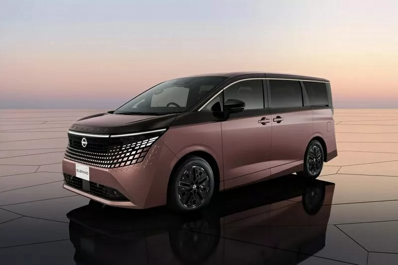 Phía trước của Nissan Elgrand thế hệ mới. Phía trước của Nissan Elgrand thế hệ mới.