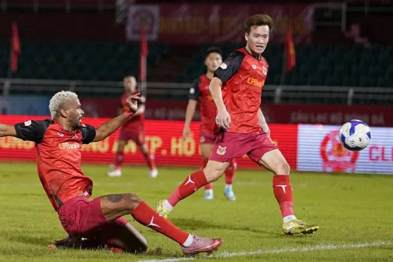 Hoàng Đức tỏa sáng, Ninh Bình xây chắc ngôi đầu V-League 2025/26 Hoàng Đức tỏa sáng, Ninh Bình xây chắc ngôi đầu V-League 2025/26