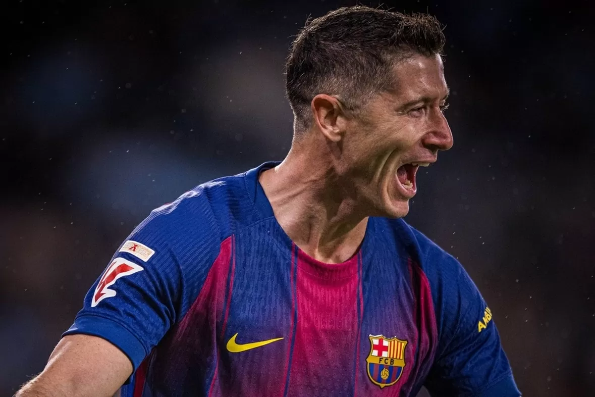 Lewandowski cân bằng thành tích hat-trick của hai huyền thoại Real Lewandowski cân bằng thành tích hat-trick của hai huyền thoại Real