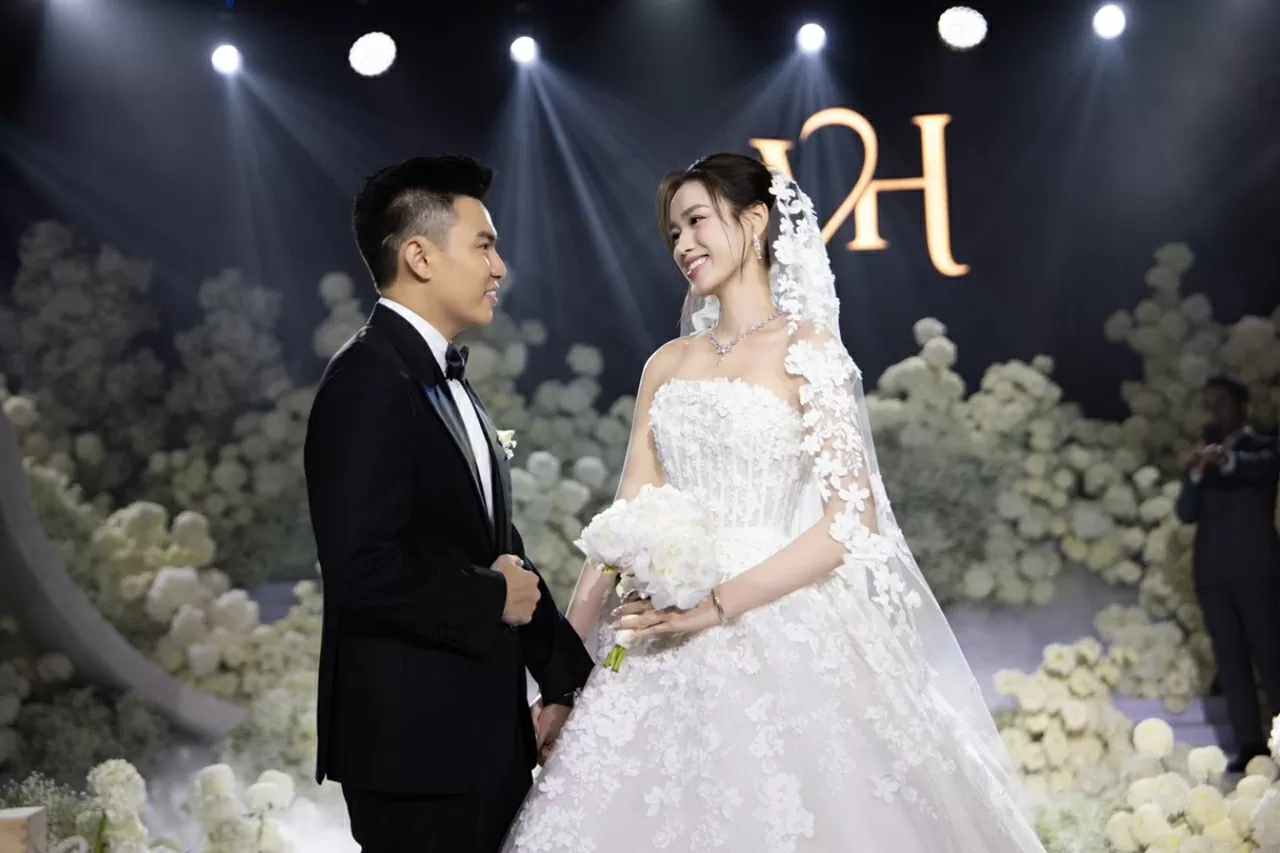 Đầm cưới Hoa hậu Đỗ Thị Hà