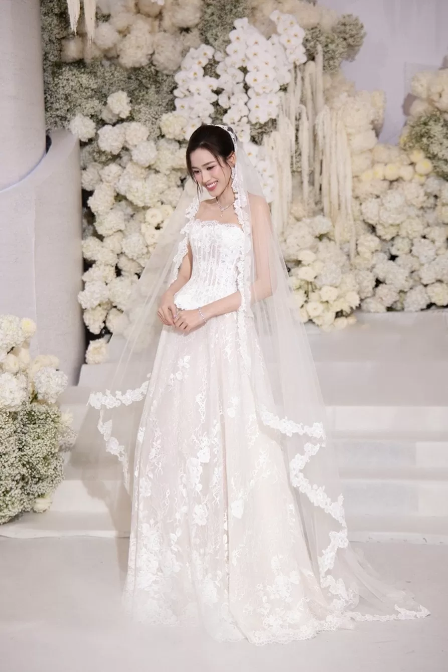 Đầm cưới Hoa hậu Đỗ Thị Hà