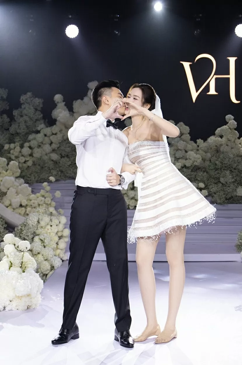 Đầm cưới Hoa hậu Đỗ Thị Hà