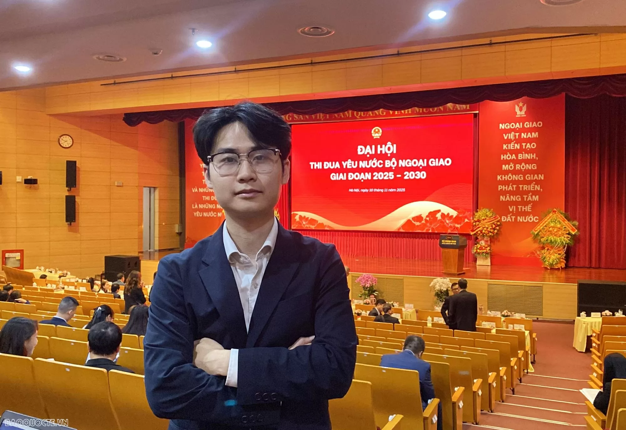 Phát huy tinh thần tự hào và trách nhiệm của thế hệ trẻ Ngoại giao trong hành trình thi đua yêu nước Phát huy tinh thần tự hào và trách nhiệm của thế hệ trẻ Ngoại giao trong hành trình thi đua yêu nước