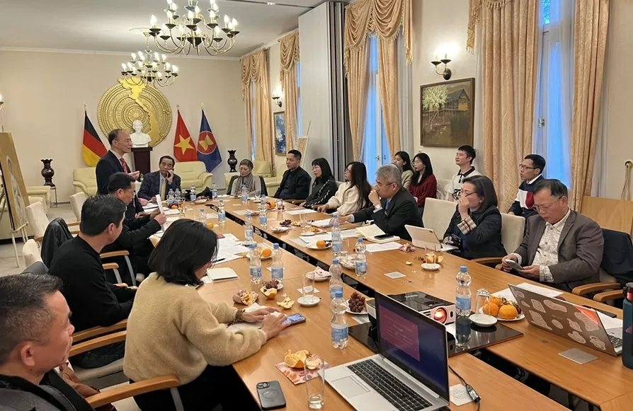 Trí thức, doanh nhân, kiều bào Việt Nam tại Đức đóng góp ý kiến dự thảo văn kiện Đại  hội XIV của Đảng