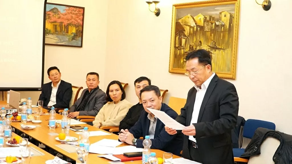Trí thức, doanh nhân, kiều bào Việt Nam tại Đức đóng góp ý kiến dự thảo văn kiện Đại  hội XIV của Đảng