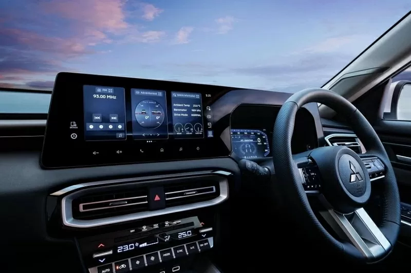 Mitsubishi Destinator sở hữu cấu hình 3 hàng ghế với 7 chỗ ngồi, phù hợp nhu cầu gia đình và nhóm đông người. Mitsubishi Destinator sở hữu cấu hình 3 hàng ghế với 7 chỗ ngồi, phù hợp nhu cầu gia đình và nhóm đông người.