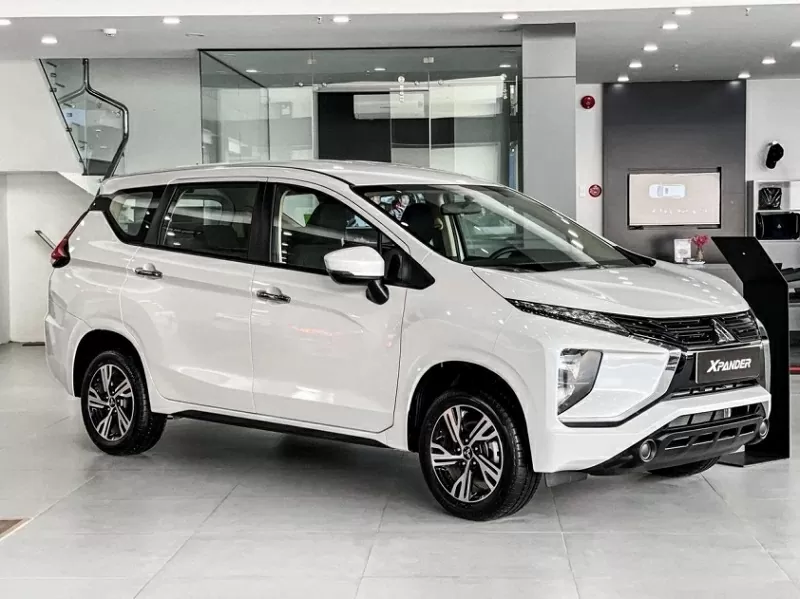 Mitsubishi Xpander được ưu đãi từ 50 đến 100% lệ phí trước bạ, tương đương mức giảm trực tiếp 56 – 70 triệu đồng, tùy từng phiên bản.