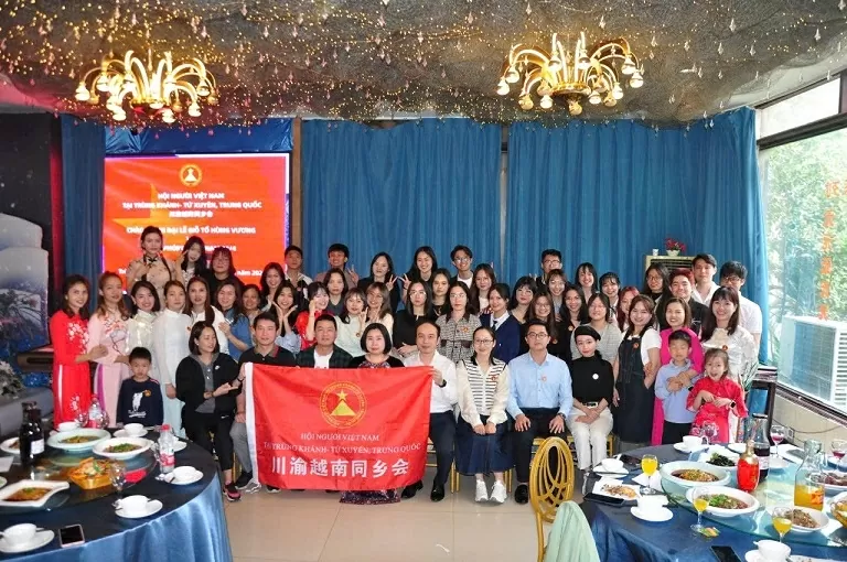 Mái nhà gắn kết người Việt tại Trùng Khánh