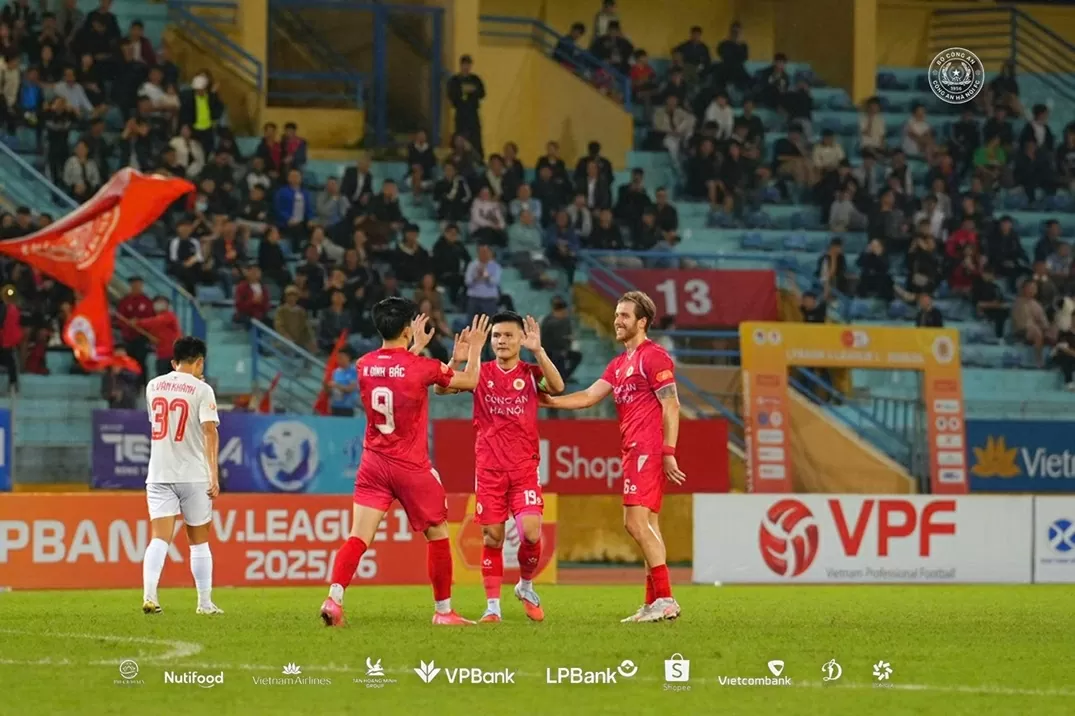 Quang Hải lập công, CLB Công an Hà Nội chờ soán ngôi đầu bảng V-League Quang Hải lập công, CLB Công an Hà Nội chờ soán ngôi đầu bảng V-League