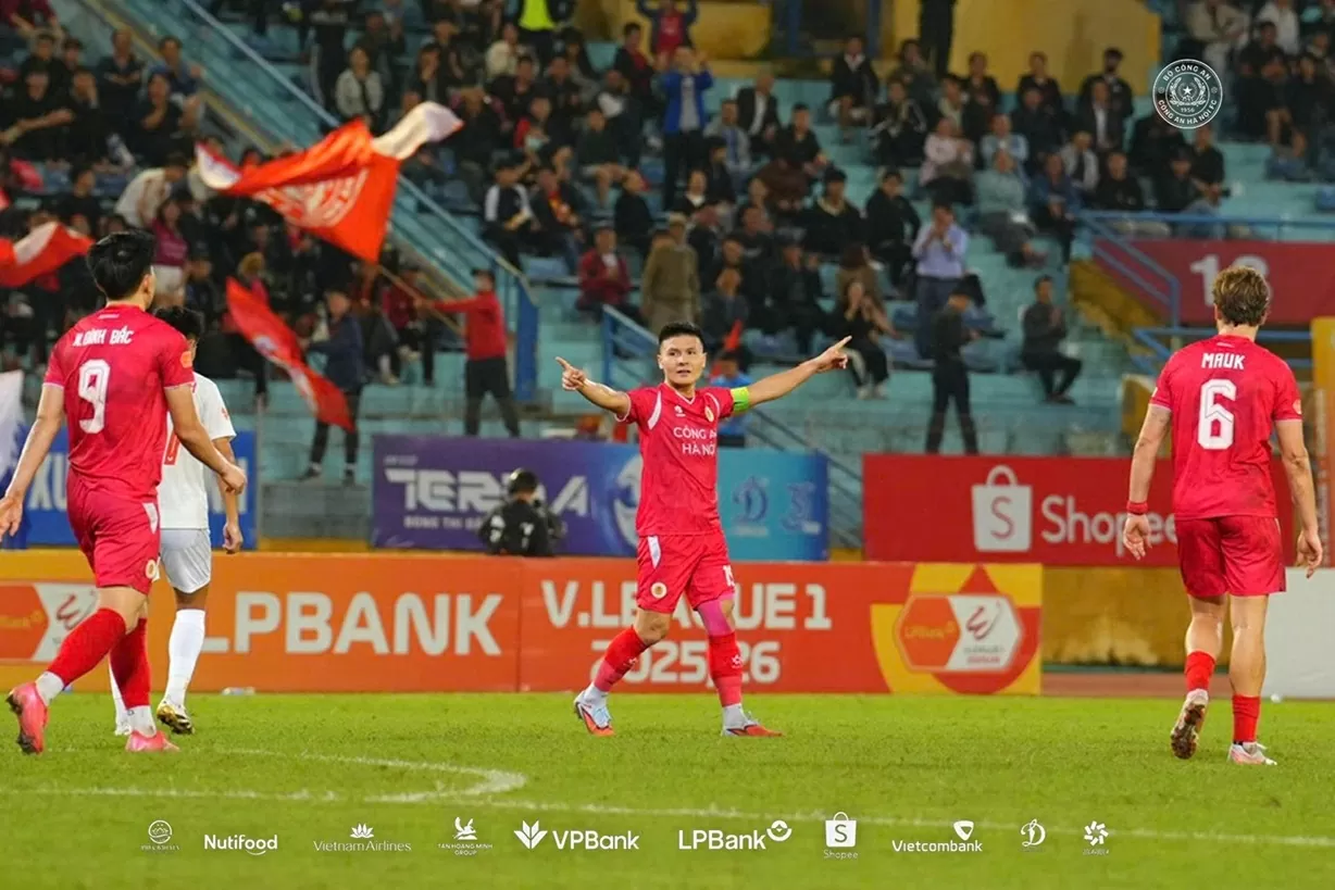 Quang Hải lập công, CLB Công an Hà Nội chờ soán ngôi đầu bảng V-League