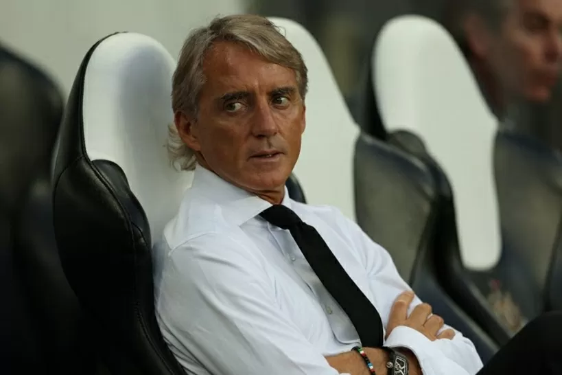 Thay đổi hoàn toàn, Roberto Mancini tái xuất