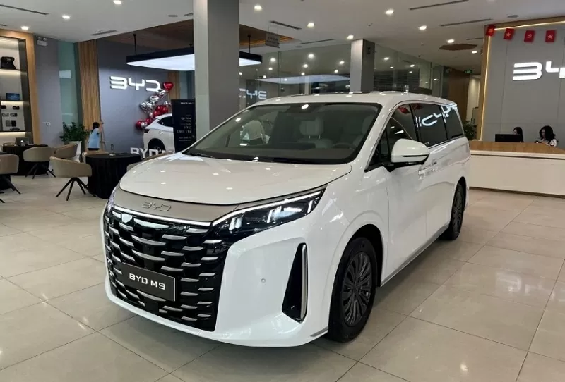 BYD M9 đánh dấu bước chân đầu tiên của hãng xe Trung Quốc vào phân khúc MPV 7 chỗ tại thị trường Việt Nam. BYD M9 đánh dấu bước chân đầu tiên của hãng xe Trung Quốc vào phân khúc MPV 7 chỗ tại thị trường Việt Nam.