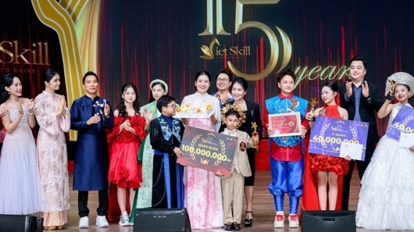 Hào khí dân tộc bừng sáng trong đêm Chung kết MC nhí toàn quốc 2025