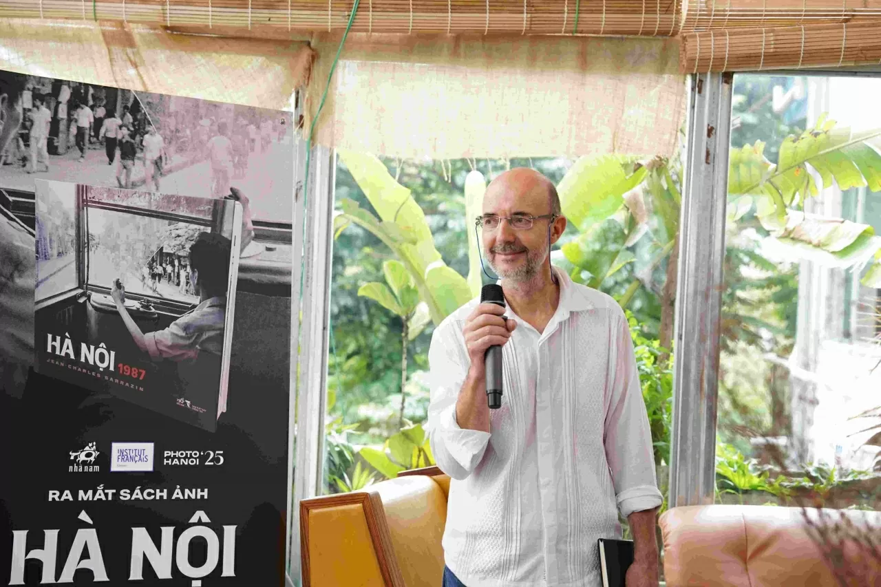Ra mắt sách ảnh Hà Nội 1987 - Bức thư từ quá khứ Ra mắt sách ảnh Hà Nội 1987 - Bức thư từ quá khứ