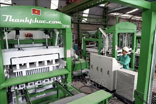 Công ty Thanh Phúc Group (Hải Phòng) chuyên sản xuất các loại dây chuyền sản xuất gạch xuất khẩu sang một số thị trường trong đó có Angola. (Nguồn: TTXVN)