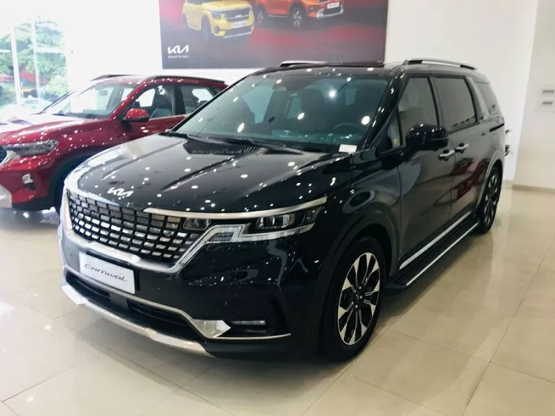 Sau khi áp dụng mức giảm sâu, giá xe Kia Carnival 3.5G thực tế chỉ còn 1,379 tỷ đồng.