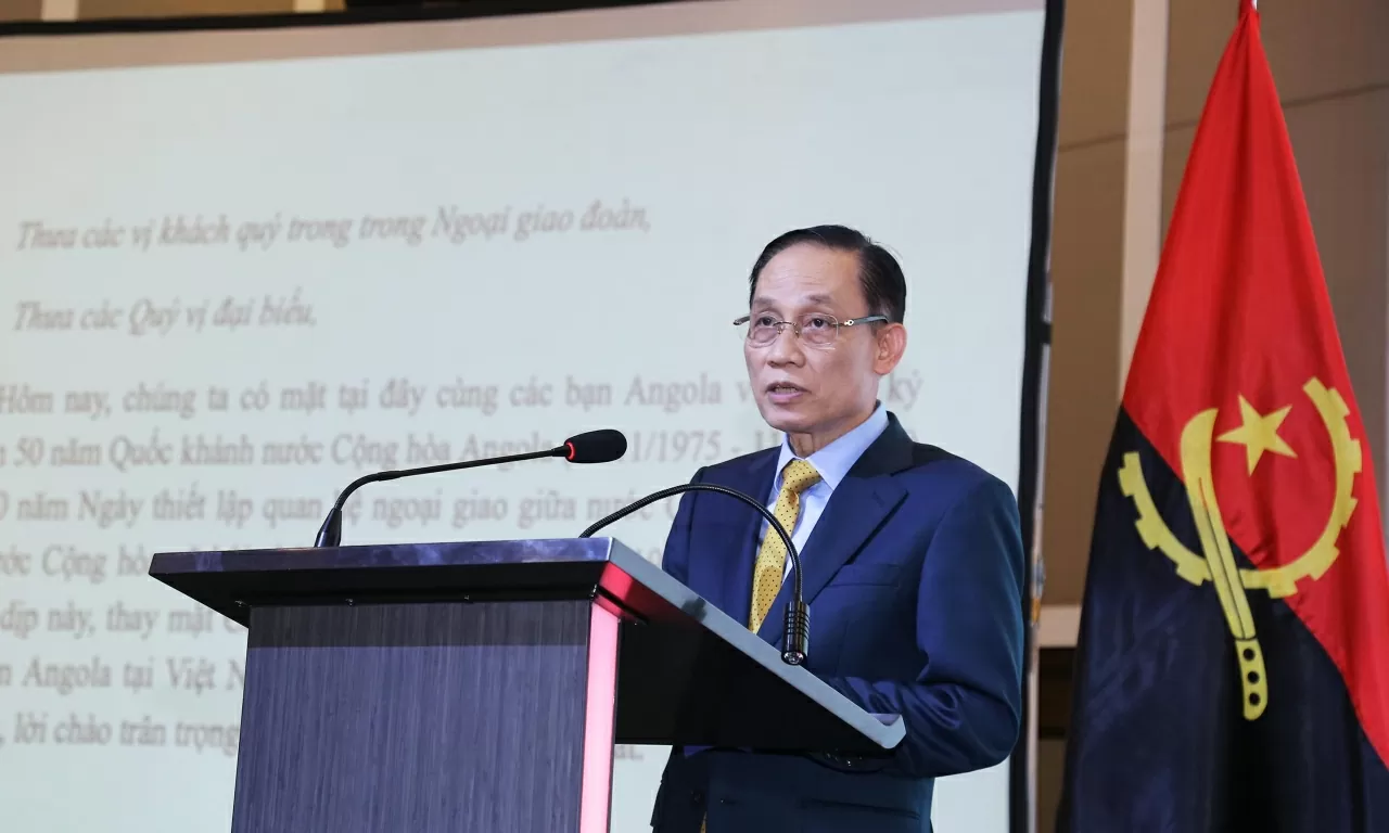 Bí thư Trung ương Đảng, Bộ trưởng Ngoại giao Lê Hoài Trung phát biểu tại buổi lễ. (Ảnh: Thành Long)