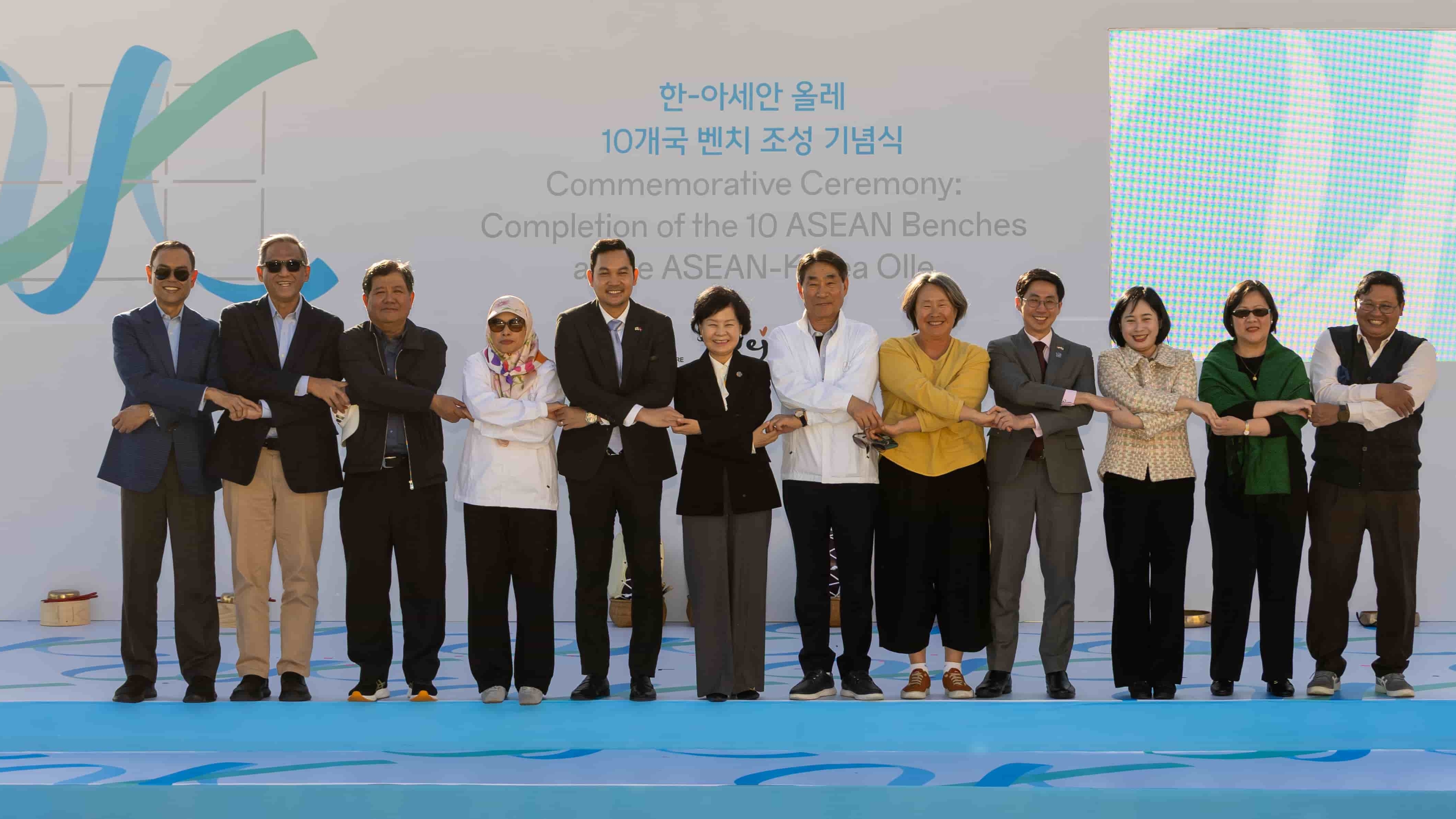 Lễ khánh thành 10 băng ghế tượng trưng cho các quốc gia thành viên ASEAN tại Hàn Quốc: Biểu tượng sâu sắc của tình hữu nghị