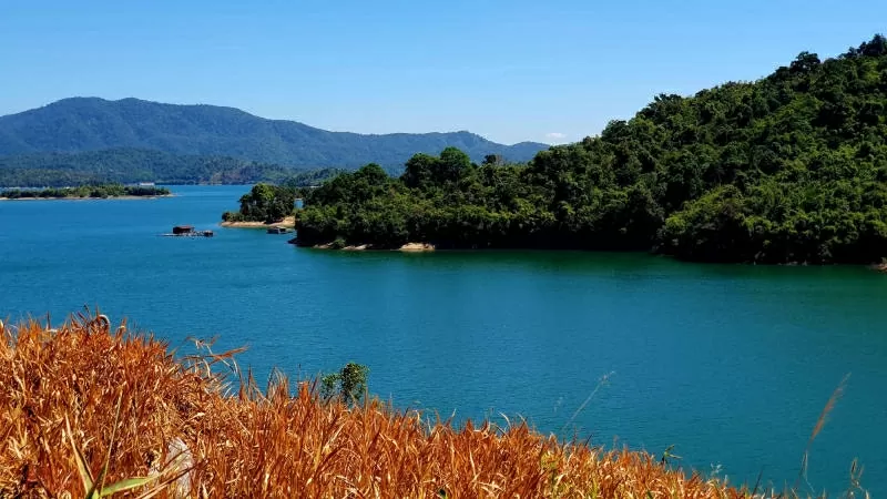 Khám phá vẻ đẹp hồ Hàm Thuận giữa cao nguyên Lâm Đồng Khám phá vẻ đẹp hồ Hàm Thuận giữa cao nguyên Lâm Đồng