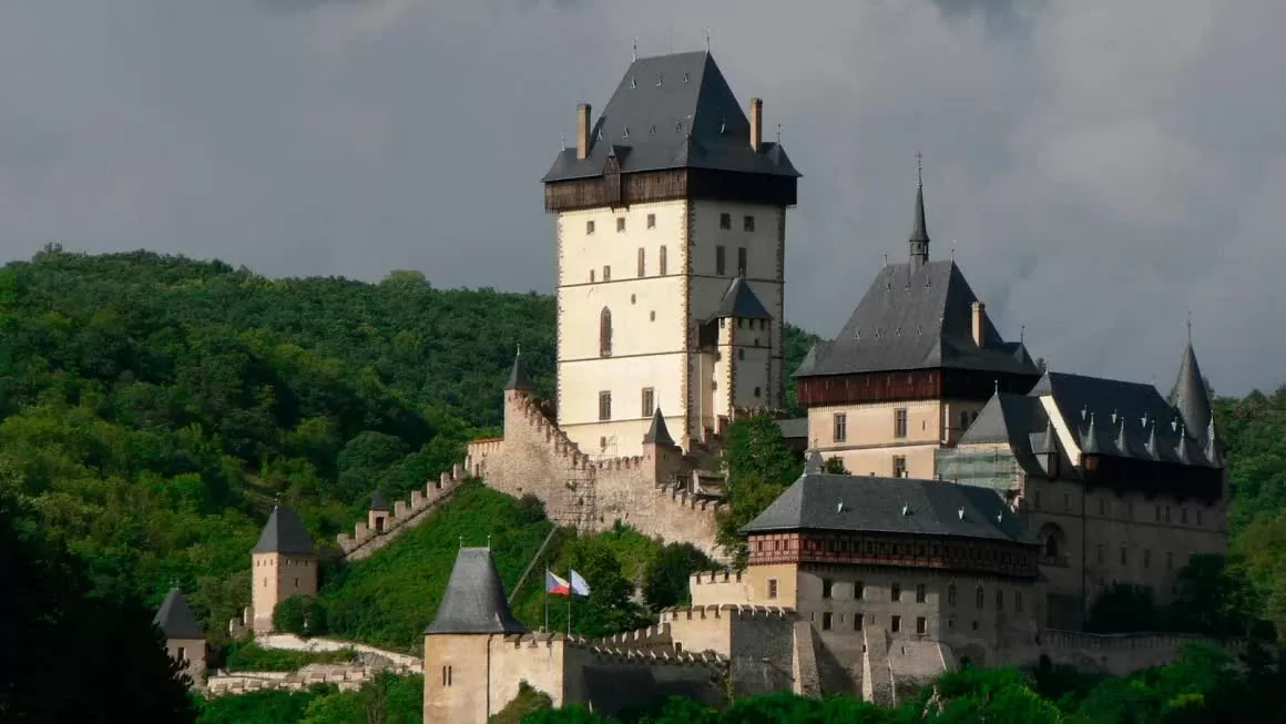 Hành trình đi qua xứ sở cổ tích giữa lòng châu Âu Hành trình đi qua xứ sở cổ tích giữa lòng châu Âu