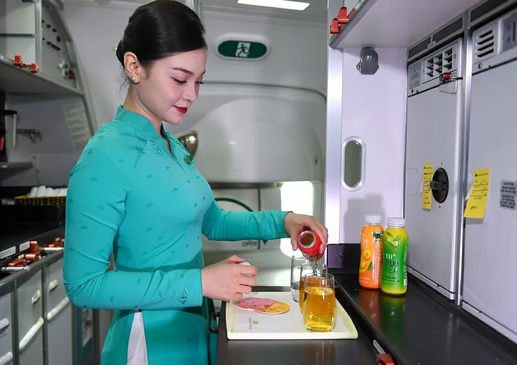 Trải nghiệm sản phẩm cao cấp, hoàn toàn từ thiên nhiên của TH trên các chuyến bay Vietnam Airlines