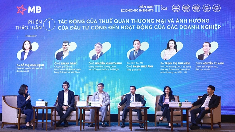 mb economic insights 2025 11 nam dong hanh cung doanh nghiep xuat nhap khau