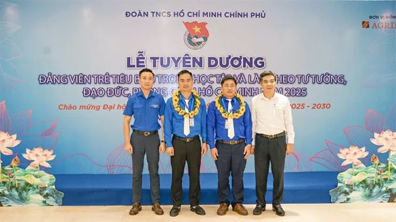 Đoàn Thanh niên EVN có 3 cá nhân được Đoàn Thanh niên Chính phủ tuyên dương Đảng viên trẻ tiêu biểu trong học tập và làm theo tư tưởng, đạo đức, phong cách Hồ Chí Minh năm 2025 Đoàn Thanh niên EVN có 3 cá nhân được Đoàn Thanh niên Chính phủ tuyên dương Đảng viên trẻ tiêu biểu trong học tập và làm theo tư tưởng, đạo đức, phong cách Hồ Chí Minh năm 2025