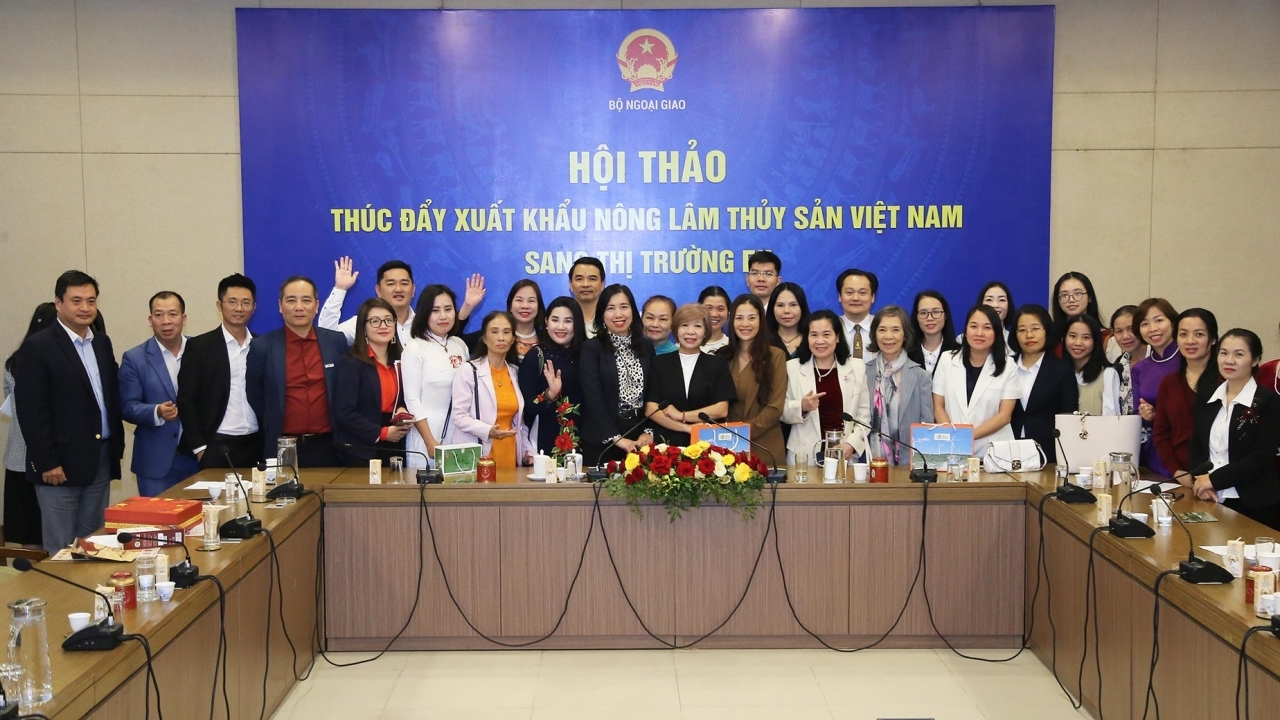 bo ngoai giao dong hanh cung doanh nghiep mo rong xuat khau nong lam thuy san sang eu