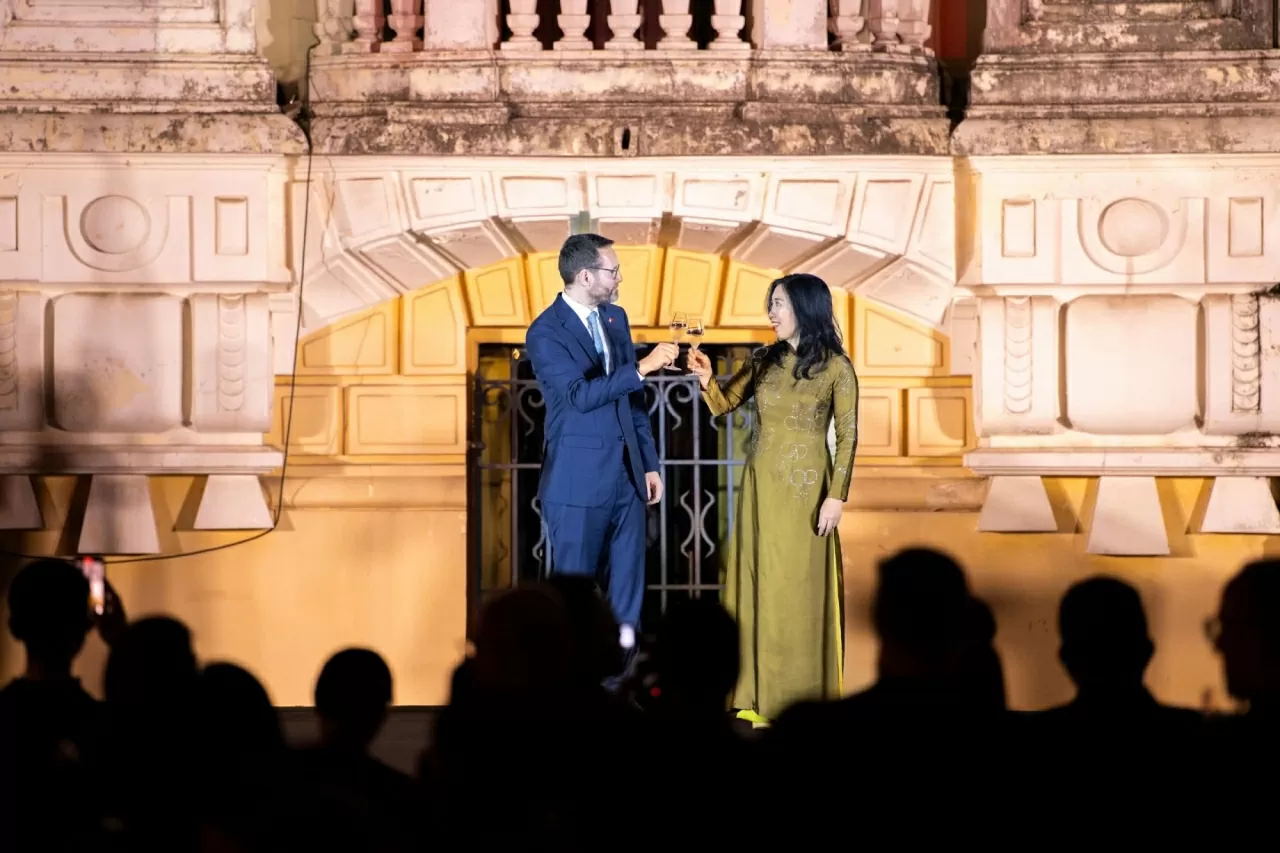 Thứ trưởng Ngoại giao Lê Thị Thu Hằng: Việt Nam trân trọng tầm nhìn của Vua Charles III Thứ trưởng Ngoại giao Lê Thị Thu Hằng: Việt Nam trân trọng tầm nhìn của Vua Charles III