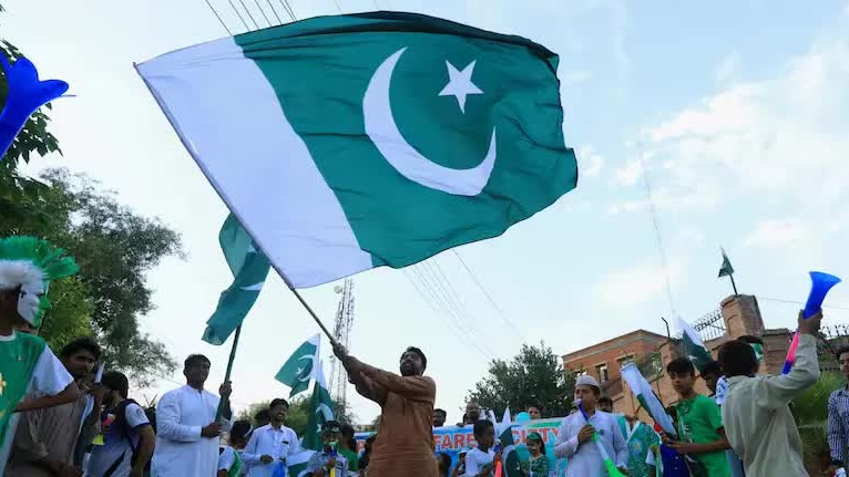 Pakistan cải tổ sâu hệ thống quyền lực với sửa đổi Hiến pháp lần thứ 27