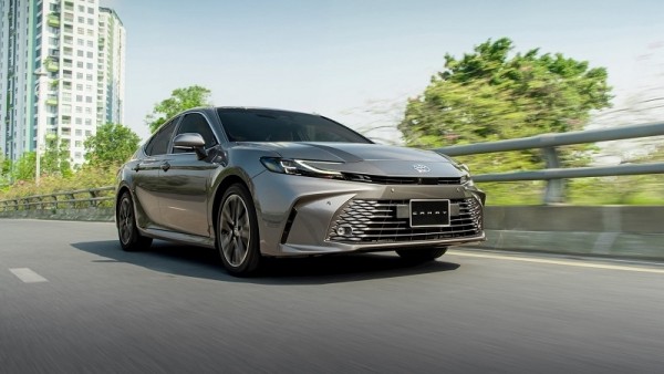 Top 4 xe sedan cỡ D bán chạy nhất tháng 10/2025: Toyota Camry tiếp tục lập đỉnh