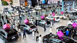 Xe điện Trung Quốc phát triển công nghệ 'sạc chớp nhoáng' chỉ trong 12 phút