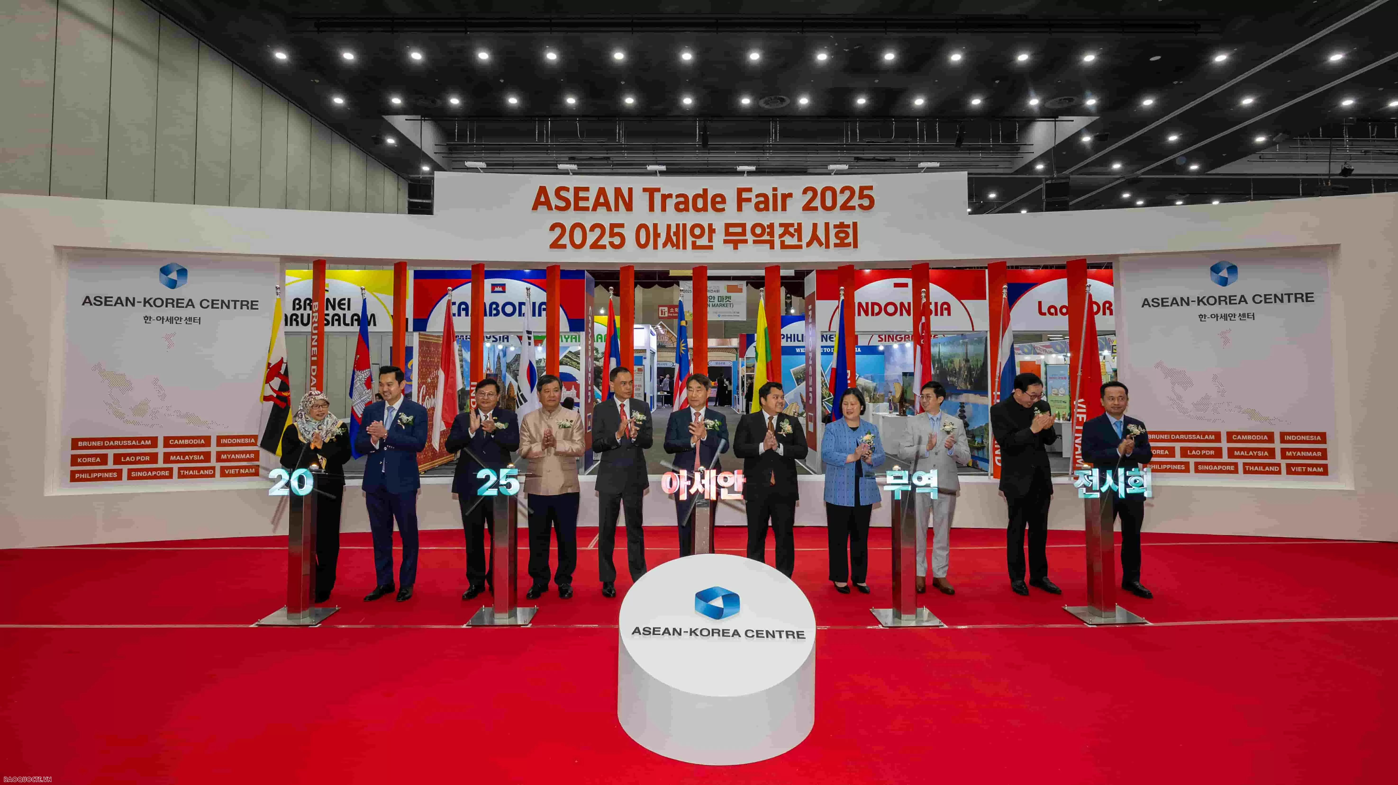 Hội chợ thương mại ASEAN 2025 tại Hàn Quốc: Thúc đẩy kết nối F&B, cánh cửa mở rộng cho doanh nghiệp Việt Nam Hội chợ thương mại ASEAN 2025 tại Hàn Quốc: Thúc đẩy kết nối F&B, cánh cửa mở rộng cho doanh nghiệp Việt Nam