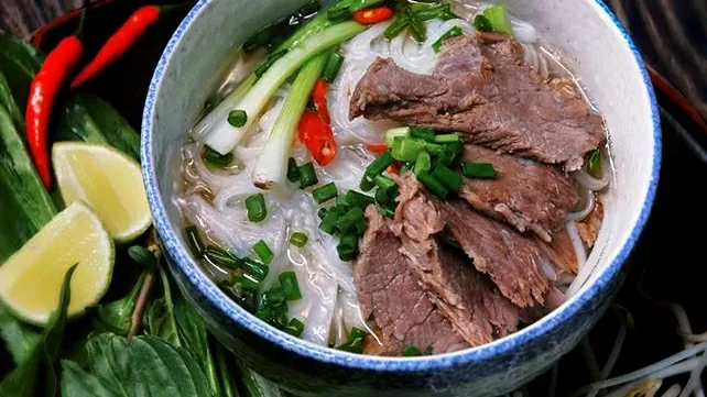 Ăn sáng bằng bún, phở, cần lưu ý điều gì Ăn sáng bằng bún, phở, cần lưu ý điều gì