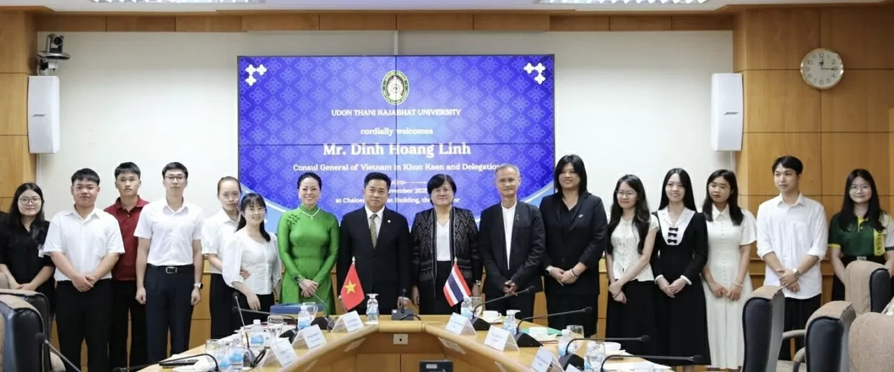 Tổng Lãnh sự quán Việt Nam tại Khon Kaen tăng cường hợp tác văn hóa-giáo dục với Đại học Hoàng gia Udon Thani Tổng Lãnh sự quán Việt Nam tại Khon Kaen tăng cường hợp tác văn hóa-giáo dục với Đại học Hoàng gia Udon Thani
