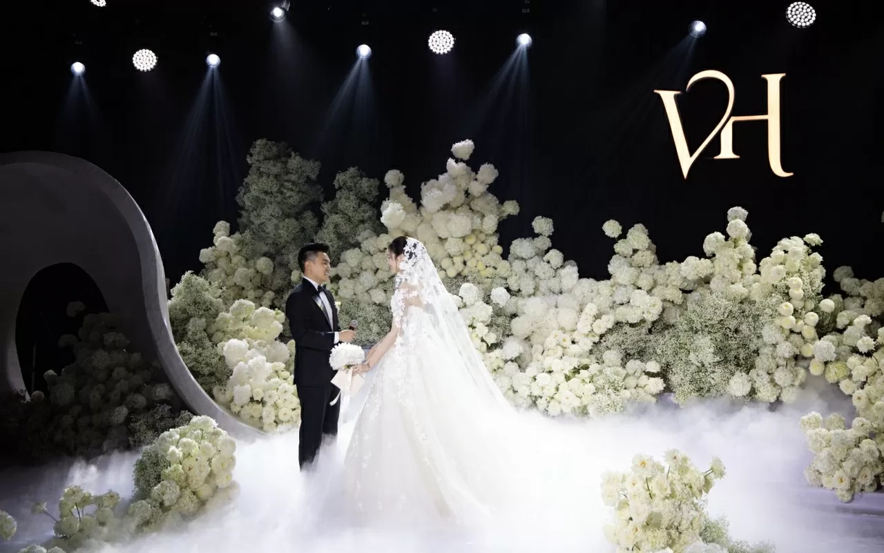 Hoa hậu Đỗ Thị Hà xả loạt ảnh cưới đẹp nên thơ