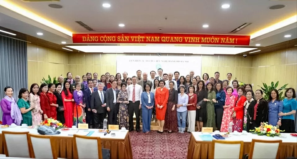 Nâng cao nghiệp vụ công tác đối ngoại nhân dân của Thành phố Hà Nội trong tình hình mới Nâng cao nghiệp vụ công tác đối ngoại nhân dân của Thành phố Hà Nội trong tình hình mới