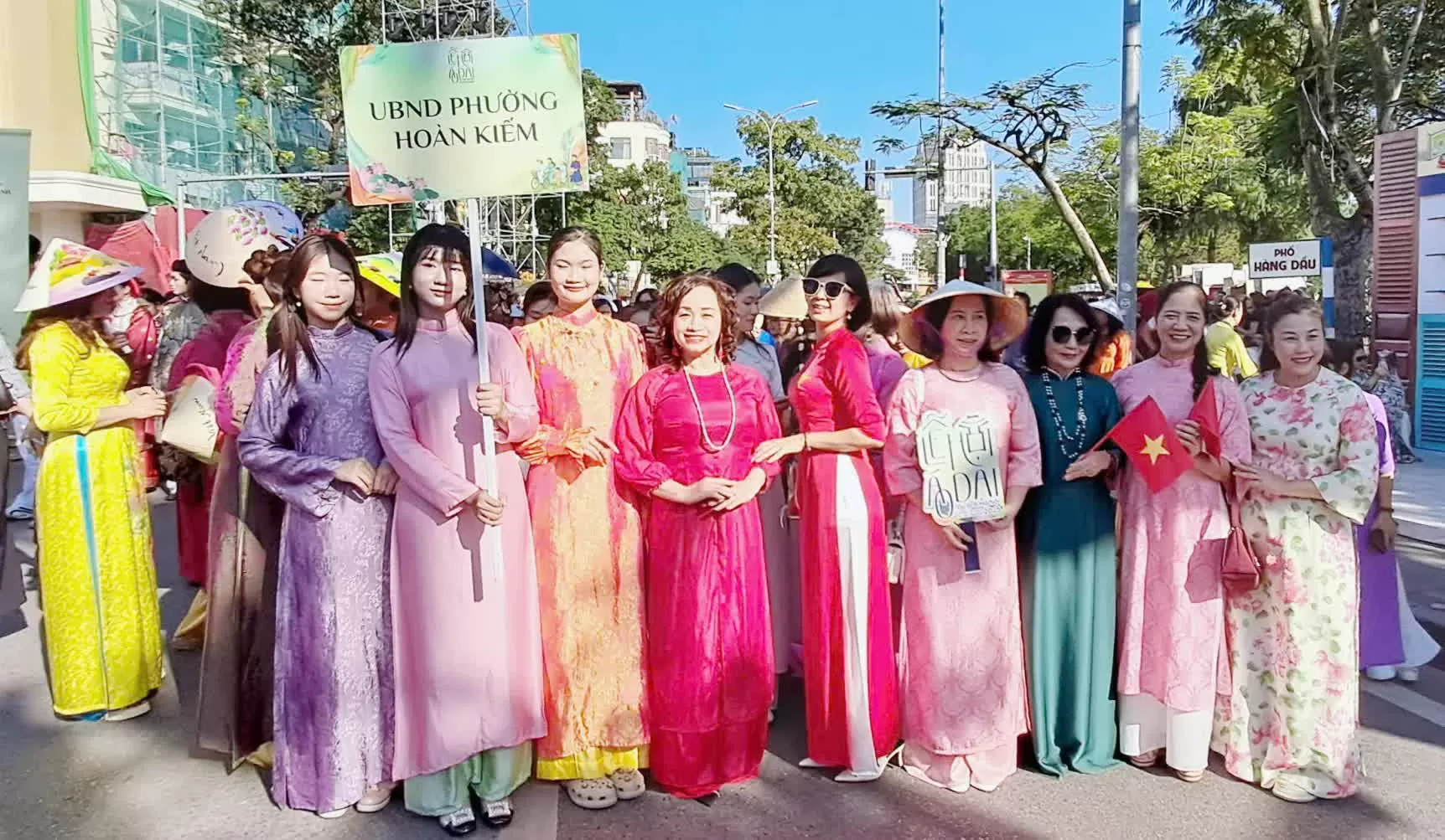 Diễu hành Áo dài Du lịch Hà Nội 2025: Tôn vinh văn hóa Thủ đô Diễu hành Áo dài Du lịch Hà Nội 2025: Tôn vinh văn hóa Thủ đô