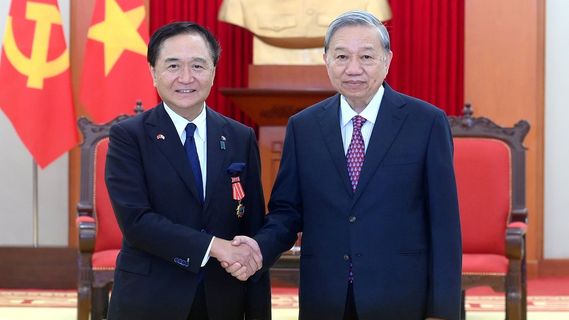 tong bi thu to lam tiep thong doc tinh kanagawa kuroiwa yuji