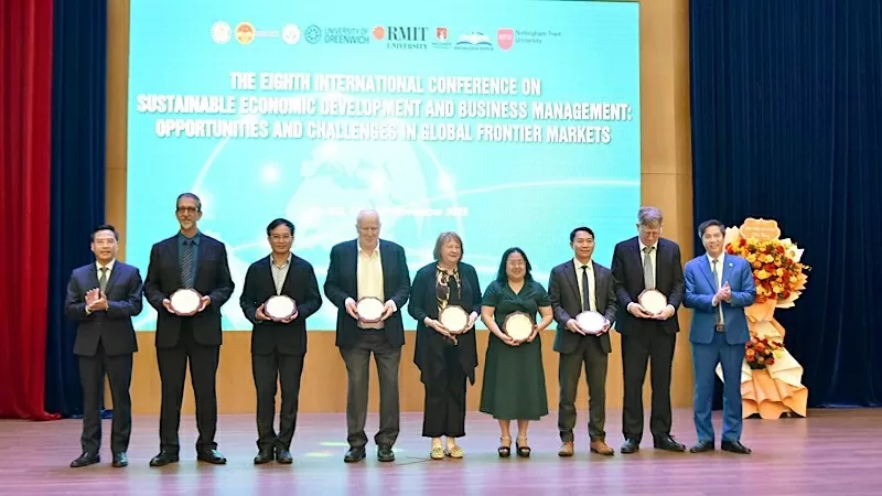 Phát triển kinh tế hướng tới tương lai bền vững, hiện đại và hội nhập sâu rộng