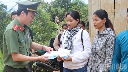 Chương trình 'Nghĩa tình vùng cao' hỗ trợ 1,3 tỷ đồng giúp người dân tái thiết cuộc sống