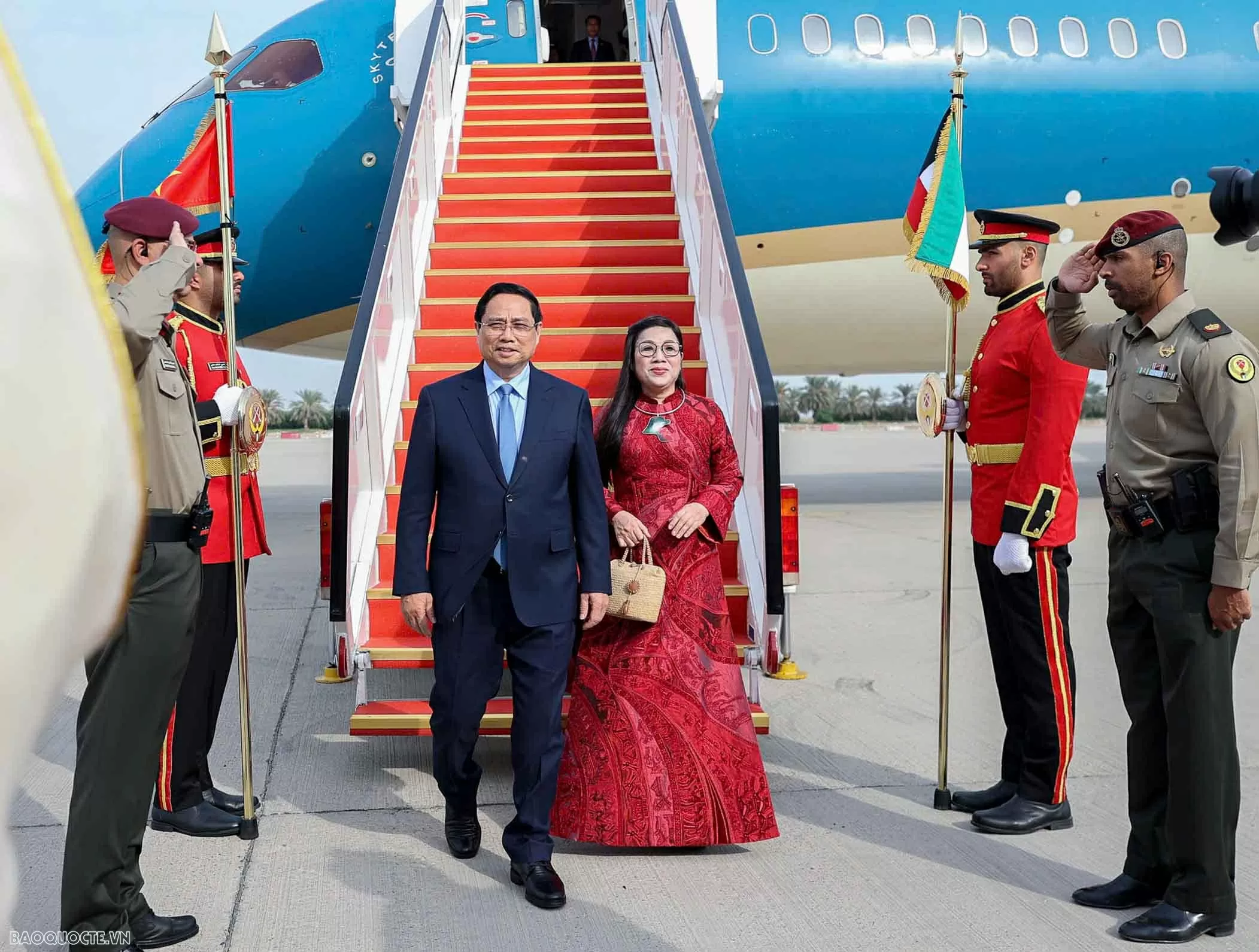 Thủ tướng Phạm Minh Chính và Phu nhân đến thành phố Kuwait, bắt đầu thăm chính thức Kuwait